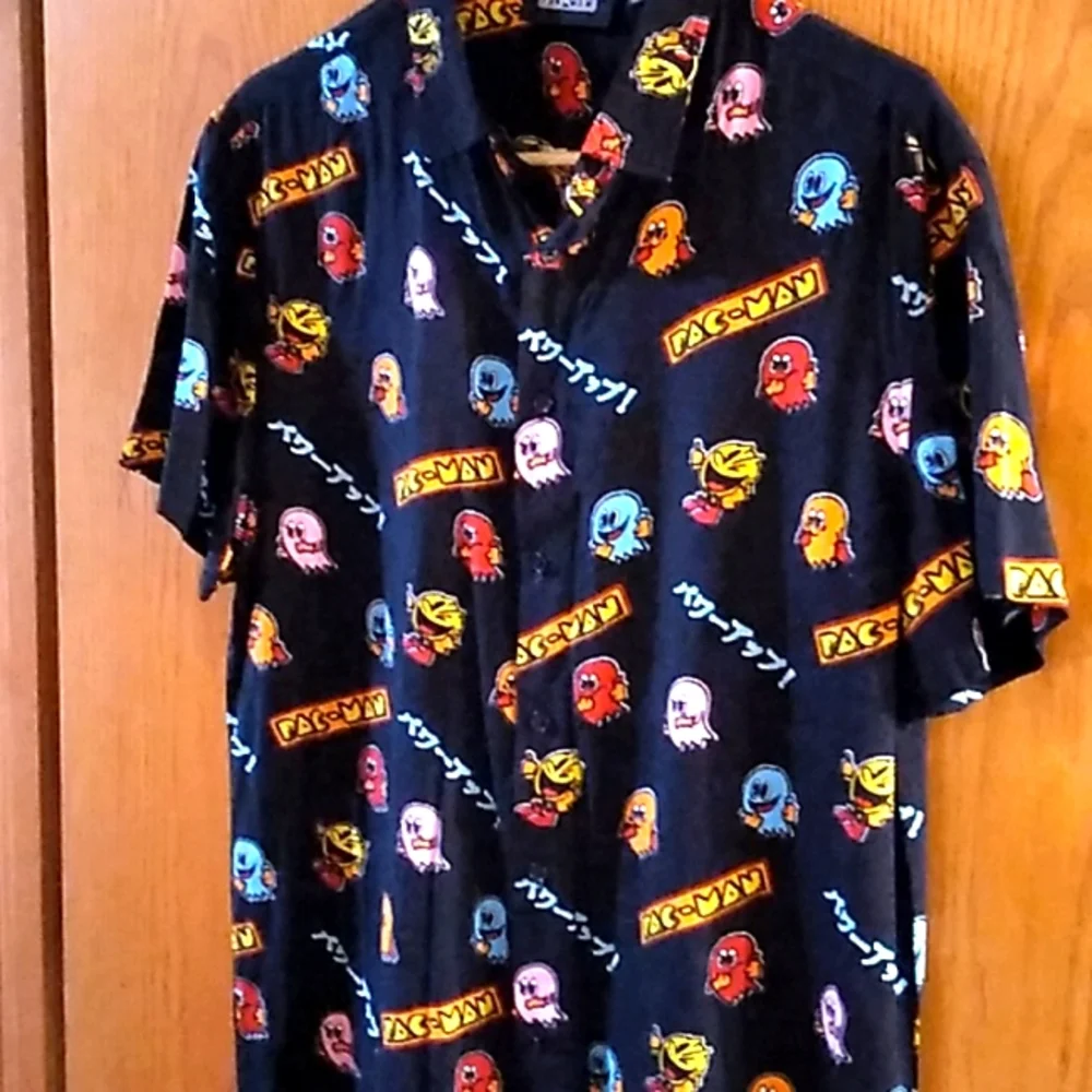 Pac Man button shirt - Picture 1 of 3